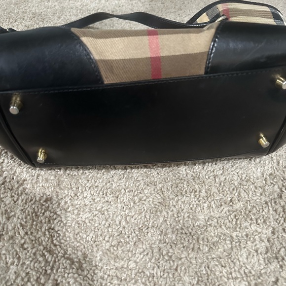 Classic Burberry Purse. Measurements are in the images.  Box included. - Picture 5 of 7